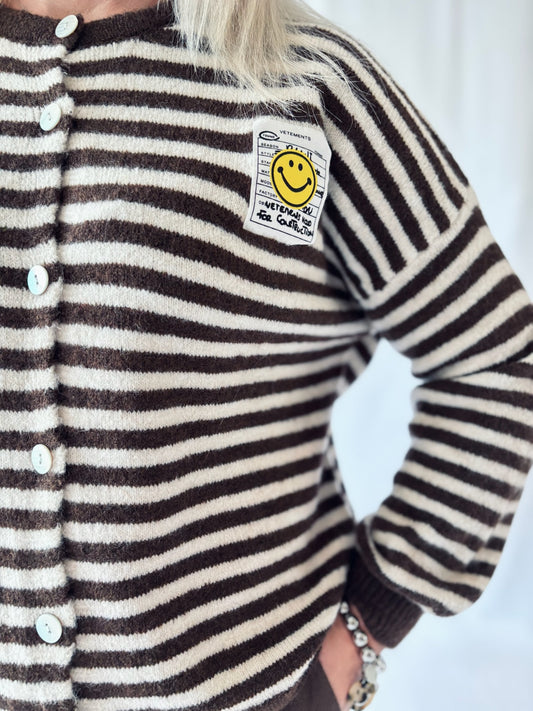 Strickcardigan Smiley Braun