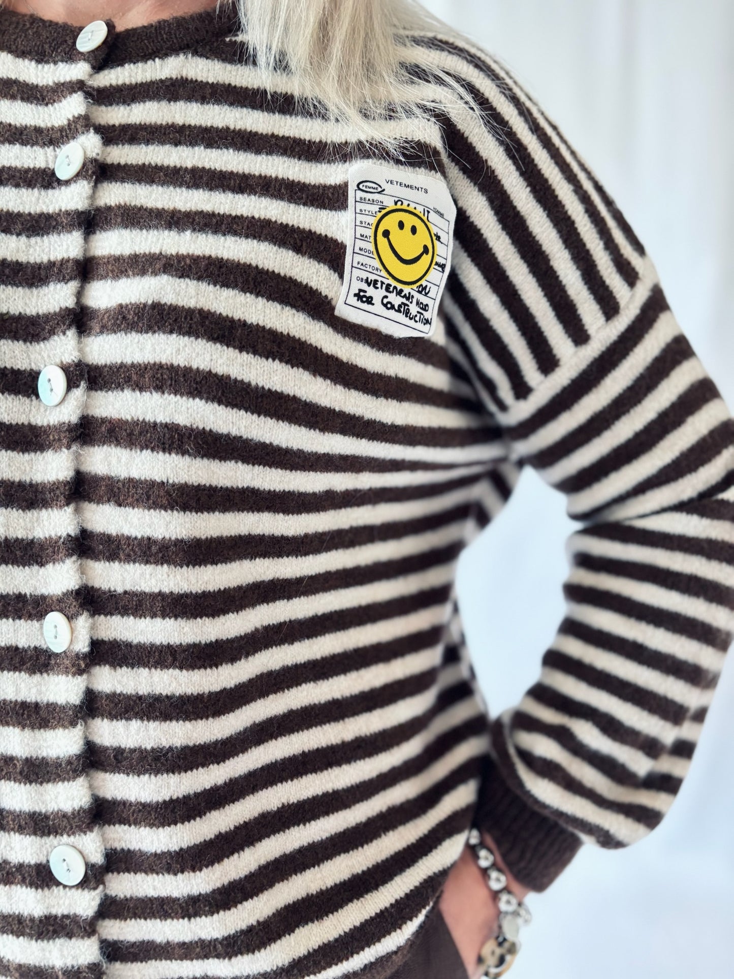 Strickcardigan Smiley Braun